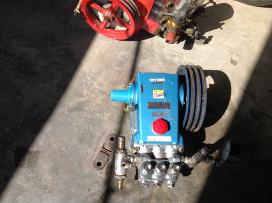 ขายปั้มอัดฉีด แรงดันสูงตัวใหญ่เก่าญี่ปุ่นสภาพสวยมากๆ ขายปั้มอัดฉีด แรงดันสูงตัวใหญ่เก่าญี่ปุ่นสภาพสวยมากๆ