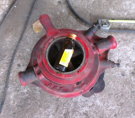 Sell> ตัวต๊าปเกลียวมือ REX 4" นิ้ว 117R ใช้นอกสถานที่ครับ ต๊าปโดยไม่ต้องใช้มอเตอร์ครับ ยังไม่เคยผ่านการใช้งานครับ