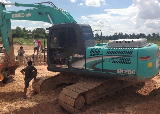 KOBELCO MARK 8 YN11 SK-200  รถสวยจัดทั้งคัน ใช้งาน 11,384 ชม. เครื่องแน่นแรงดี ภายในเก๋งสะอาดสวยครบ แอร์เย็น ภายนอกสวยจัดแห้งดีทั้งคัน บูมอาร์มไม่มีปะไม่มีดาม ช่วงล่างเอวแน่น โซ่กับใบหนาดีประมาณ 70\% พร้อมทำงานได้เลย เอกสารเล่มทะเบียนครบพร้อมโอน ราคาต่อรอง