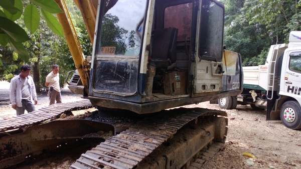 PC200-5 ไฟฟ้าครบ มีเล่มทะเบียน คอนโทนยาว รถทำงานอยู่...