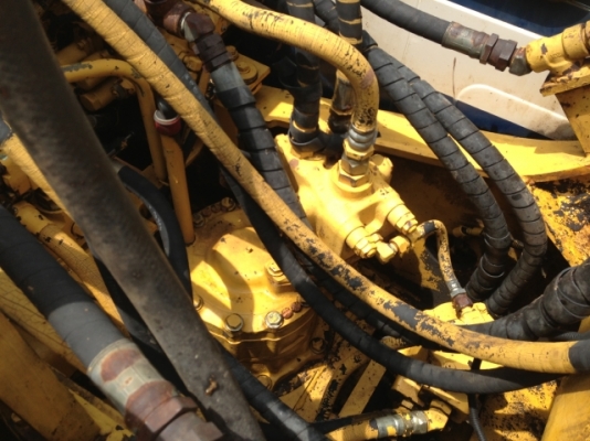 ขายรถแบคโฮ KOMATSU PC120-5 มี VDO ระบบไฟฟ้าเต็ม รถนอกนำเข้าสภาพสวย สนใจติดต่อ 089-8368497