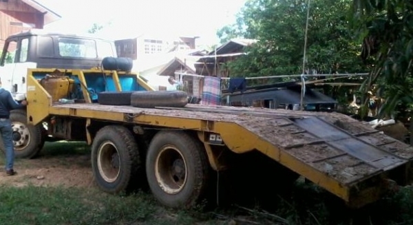 NISSAN UD 320 HP PE6 รถบรรทุก 10 ล้อหางปลาเพลาเดียว ใช้ลาก CAT 320 ได้เลยครับไม่มีปัญหา เครื่องแน่นแรงดี ภายในเก๋งคอนโซลสวยครบพร้อม พวงมาลัยเพาเวอร์ ระบบเบรคทริ๊ปฟี้ ช่วงล่างใหญ่คัชซีสวยมากๆครับ ยาง 10 เส้นสภาพดี 70\% พร้อมลากพร้อมใช้งาน เอกสารทะเบียนภาษีค