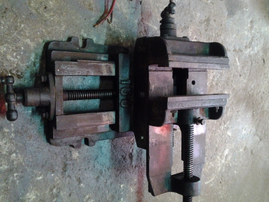 ขาย !!  ปากกาจับชิ้นงาน แท่นเจาะสว่านใหญ่