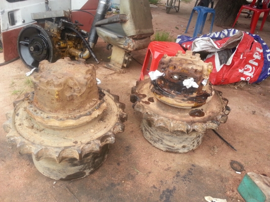 ขายอะใหล่ด่วน KOMATSU PC200-5 ทั้งคัน