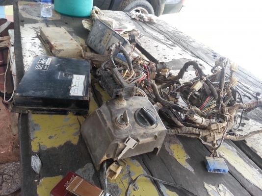 ขายอะใหล่ด่วน KOMATSU PC200-5 ทั้งคัน