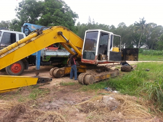 ขายอะใหล่ด่วน KOMATSU PC200-5 ทั้งคัน