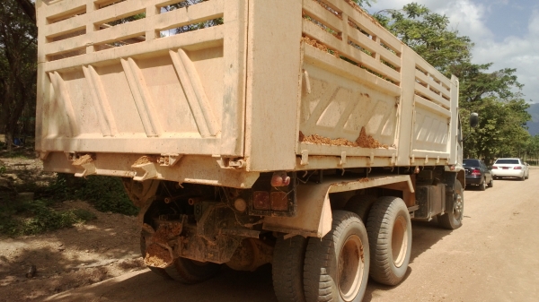 (มี2คัน)10ล้อดั้ม270แรง แม็คโหลด ปี*50 กำลังวิ่งงานอยู่.ไมล์170000กม....