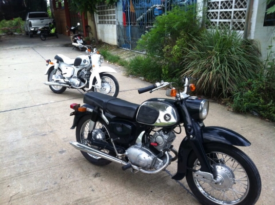 ขาย c92 benlyอกร่อง สวยๆ มีทะเบียน  เครื่องดี ของเดิมเยอะ สีสวย  0918759329