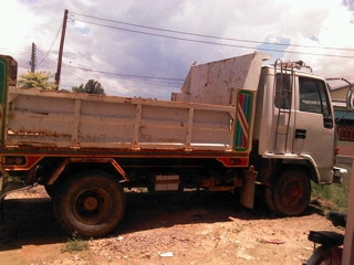 ขายรถดั้มร็อกกี้195 แรง ขายรถดั้มร็อกกี้195 แรง