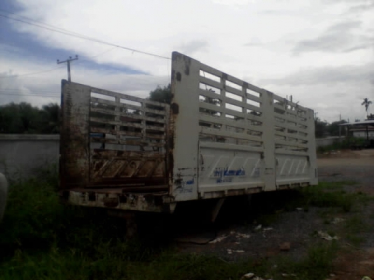 ขาย กระบะคอกเหล็กไม่ดั๊ม สามมิตร / กระบะยาว 6.30 เมตร ( ถอดออกจาก ฮีโน่ เม้ก้า! )