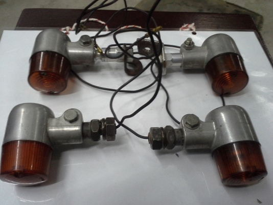 ขาย ท่อแต่ง และ ไฟเลี้ยวแต่ง สำหรับ SR/TW/FTR/และอื่นๆ