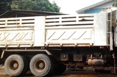 ขายด่วน กระบะดั๊มพ์เหล็ก 12 ตันของสามมิตรลอนเฉียงสภาพสวย พร้อมชุดอุปกรณ์อะไหล่ครบทุกชิ้น ราคาต่อรองได้นะครับ ขายด่วน กระบะดั๊มพ์เหล็ก 12 ตันของสามมิตรลอนเฉียงสภาพสวย พร้อมชุดอุปกรณ์อะไหล่ครบทุกชิ้น ราคาต่อรองได้นะครับ