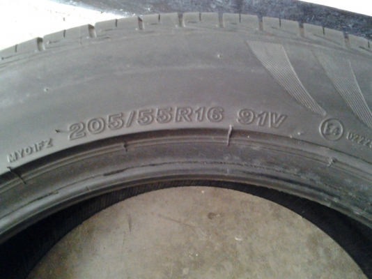 ขายยาง บริดสโตน 205/55/16  ปี 10   1 เส้น ดอกเต็ม สภาพดี