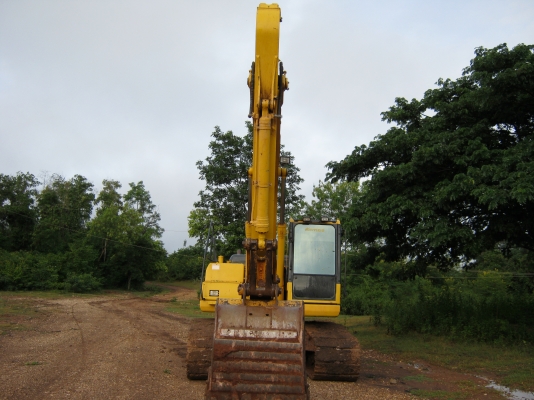 ขายด่วน รถตัก โคมัทสุ pc200-8