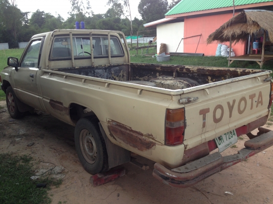 TOYOTA HILUX HERO 2.4 D รถสภาพดีเครื่องฟิตใหม่แรงดีมากครับ ภายในห้องเก๋งสวยไม่มีผุกร่อน คอนโซลอยู่ครบ กระบะไม่ผุ ช่วงล่างคัชซีสวยไม่ผุไม่ดาม ยางสภาพดี 60\% พร้อมใช้งานได้เลย เอกสารทะเบียนภาษีครบพร้อมโอน ราคาต่อรองได้นะครับ