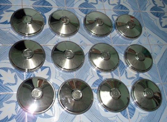 ขายฝาตบมาสด้า1000  ของแท้ใหม่เก่าเก็บ มีมา3ชุดครับ