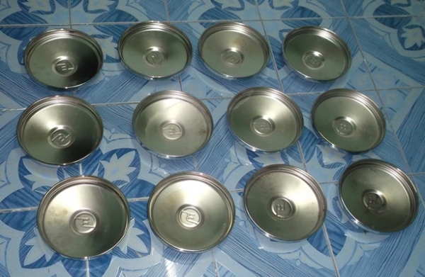 ขายฝาตบมาสด้า1000  ของแท้ใหม่เก่าเก็บ มีมา3ชุดครับ