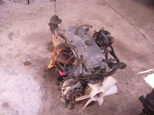 ขายเครื่องยนต์มาสด้า 1600ซีซีพร้อมเกียร์ใส่แฟมิเลีย