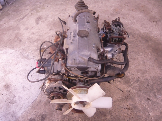 ขายเครื่องยนต์มาสด้า 1600ซีซีพร้อมเกียร์ใส่แฟมิเลีย