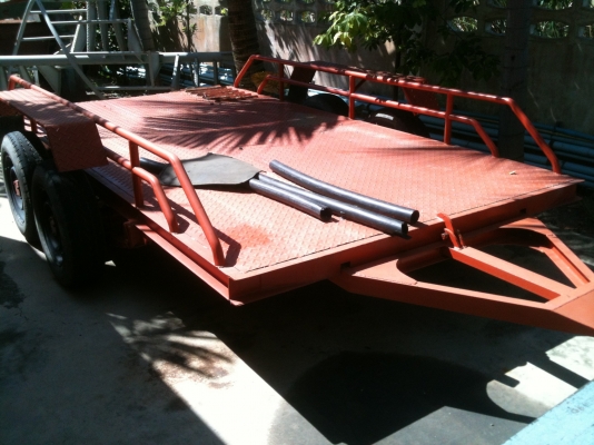 ขาย. เทลเลอร์พ่วงท้ายบรรทุกแมคโคร