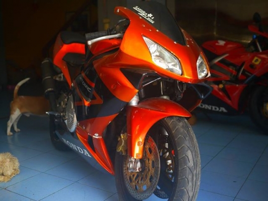 ขาย Cbr400 พร้อมทะเบียนแท้จัดไฟแนนท์ได้ ใส่แฟริ่ง CBR600 พร้อมท่อสูตร performann เสียงลั่นๆรถเครื่องดีมาก ราคา 85000 by 400 Club Thailand www.400clubthailand.com0803355484