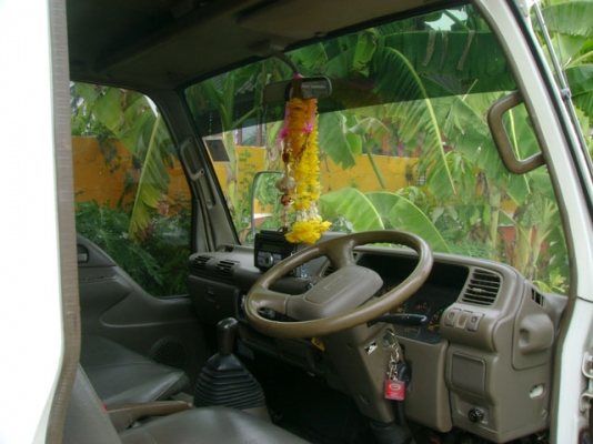 ISUZU NKR 58 E เครื่อง 4 BE1  110 HP. แรงบรรทุก 4 ล้อไม่ติดเวลา