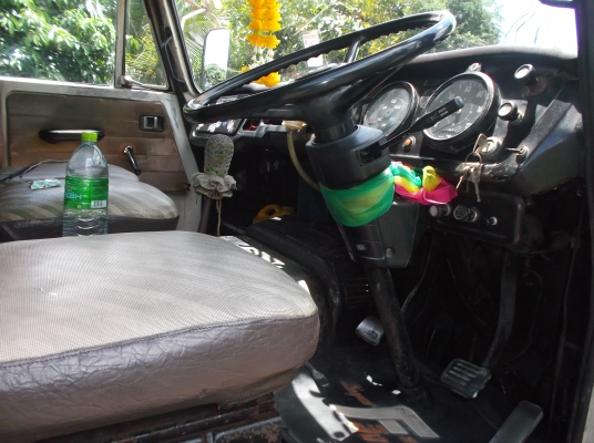 ขาย!! HINO KM310 รถล่อง กระบะมิเนียม คอกไม้มะค่า ขาย!! HINO KM310 รถล่อง กระบะมิเนียม คอกไม้มะค่า