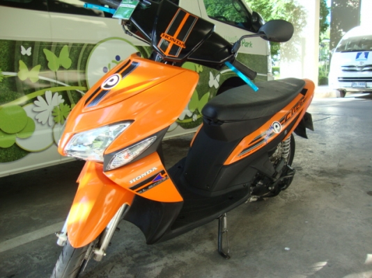 HONDA Click 110 คาบู สีน้ำเงิน ดำ ราคาถูกคับ 12,800.- รถบ้าน HONDA Click 110 คาบู สีน้ำเงิน ดำ ราคาถูกคับ 12,800.- รถบ้าน