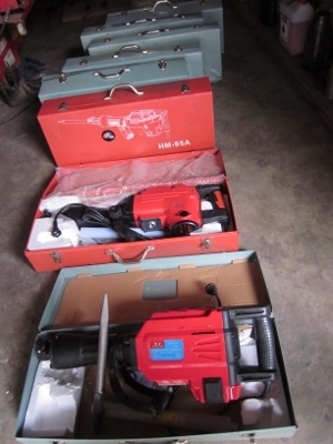 ขาย- เครื่องกระแทกไฟฟ้า พร้อมหัว รุ่น 23 kg (ของใหม่) จำนวนมาก ยี่ห้อ ROTARY: 65A, 90, 95A ราคา ตัวละ 9,800 บาท เท่านั้น