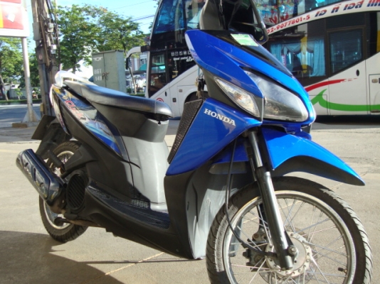 HONDA Click 110 คาบู สีน้ำเงิน ดำ ราคาถูกคับ 12,800.- รถบ้าน HONDA Click 110 คาบู สีน้ำเงิน ดำ ราคาถูกคับ 12,800.- รถบ้าน