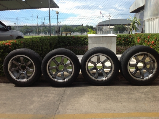 ขายล้อแม็ก ขอบ 18 ครับ