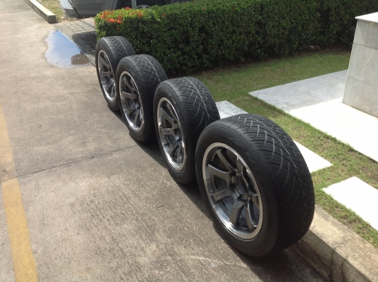 ขายล้อแม็ก ขอบ 18 ครับ