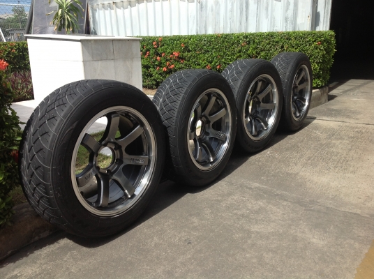 ขายล้อแม็ก ขอบ 18 ครับ