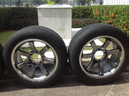 ขายล้อแม็ก ขอบ 18 ครับ