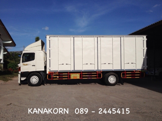 ขายตู้ประตู 10 บานไม่มีเสากลาง สภาพใหม่