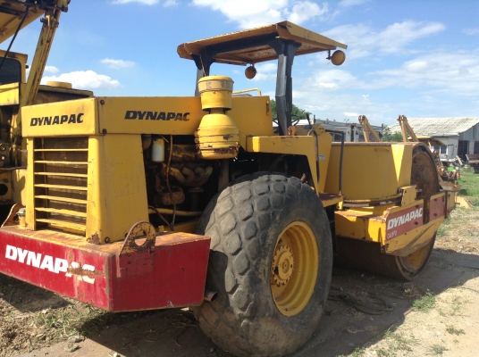 ต้องการขายรถบด ยี่ห้อ DYNAPAC รุ่น CA 15PD
