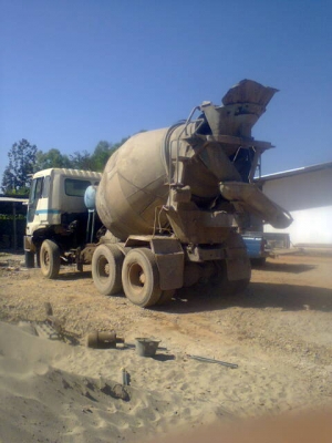 รถโม่ปูน HINO รถนำเข้า เครื่อง HO7C เพลาเดียว โม่ตรง5คิว รถโม่ปูน HINO รถนำเข้า เครื่อง HO7C เพลาเดียว โม่ตรง5คิว