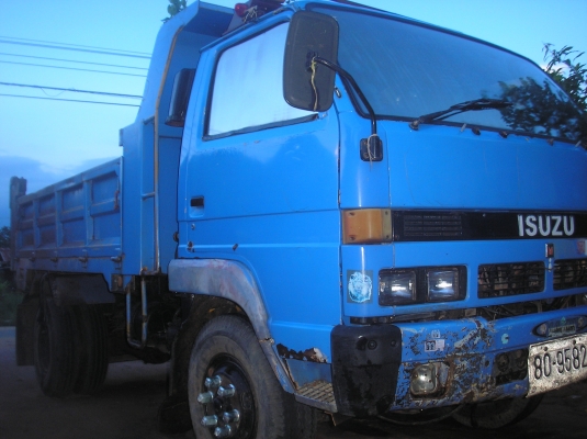 ขายรถดั้มพ์หกล้อ(สภาพดี พร้อมใช้งาน)