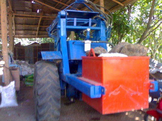 ขายรถไถFORD T1 ติดตัวคีบอ้อยสภาพสวยมากๆตัวคีบพึ่งติดมาใหม่ๆคับ ขายรถไถFORD T1 ติดตัวคีบอ้อยสภาพสวยมากๆตัวคีบพึ่งติดมาใหม่ๆคับ