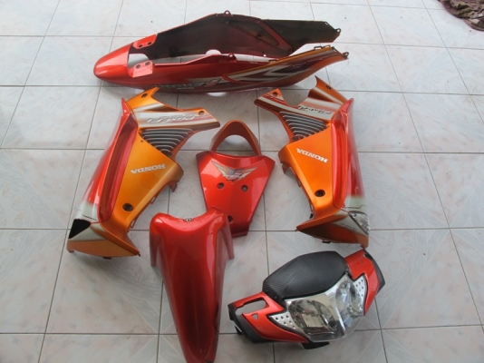 ขายชุดสี เวฟ125i (สีส้ม) 2500 เคฟล่า 1500 โทร 0830813678 , 0895396382 วี