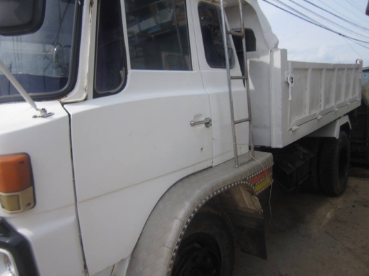 รถหกล้อ (รถขนดิน) เครื่อง 135 แรงม้า สภาพใช่งานได้