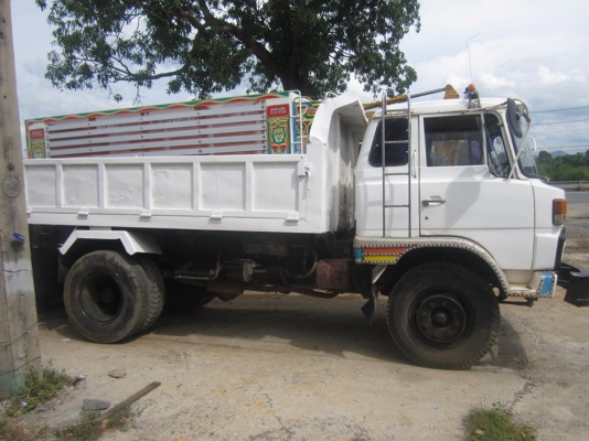 รถหกล้อ (รถขนดิน) เครื่อง 135 แรงม้า สภาพใช่งานได้