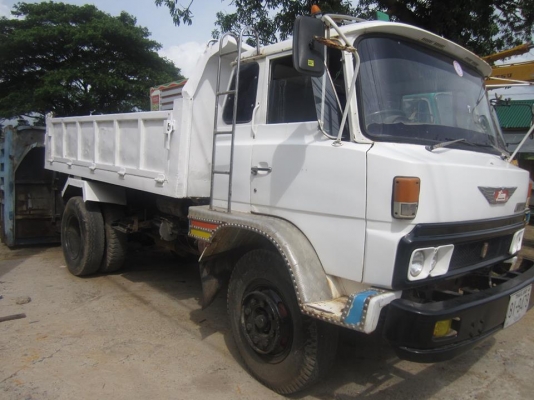 รถหกล้อ (รถขนดิน) เครื่อง 135 แรงม้า สภาพใช่งานได้