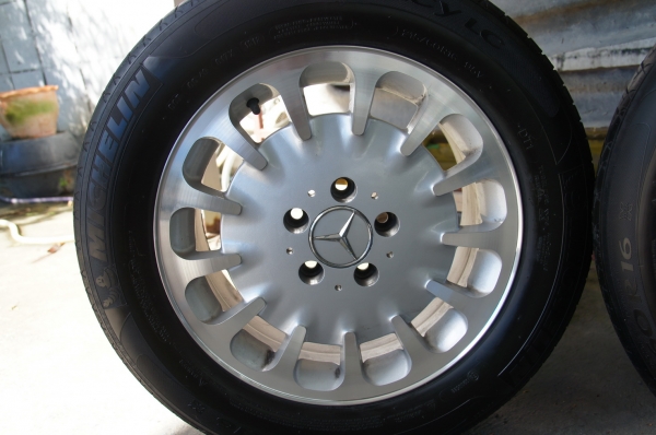 ขายแม็กซ์เบนซ์ E-CLASS ขอบ16 สวยพร้อมยางปี12