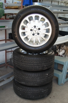 ขายแม็กซ์เบนซ์ E-CLASS ขอบ16 สวยพร้อมยางปี12 ขายแม็กซ์เบนซ์ E-CLASS ขอบ16 สวยพร้อมยางปี12