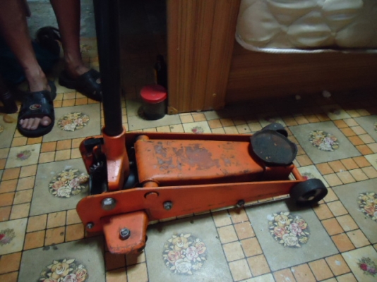 ขายแม่แรงขนาด 3ตัน สภาพดี แข็งแรง เฟืองดีมาก ราคา เพียง 2000.-