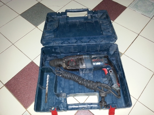 ขายสว่านโรตารี่3ระบบยี่ห้อBOSCHรุ่นGBH2-26DEพร้อมใช้งานพร้อมกล่องเก็บสวยๆ