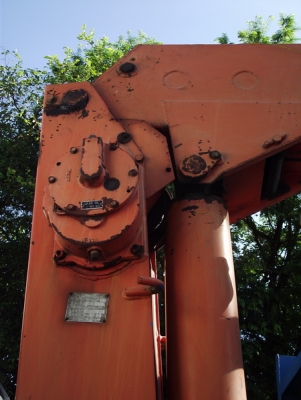 ขายเครนติดรถบรรทุก 3 ตัน 4 ท่อน   ติดต่อ 081-9450871