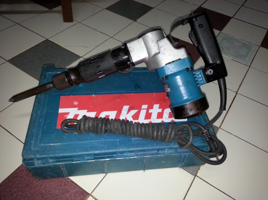 ขายเครื่องสกัดคอนกรีต(สกัดไฟฟ้า)ยี่ห้อMakitaรุ่นHM0810สภาพดีมากๆพร้อมใช้งาน