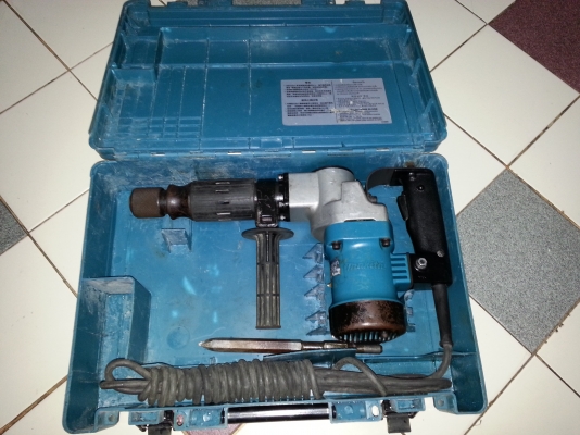 ขายเครื่องสกัดคอนกรีต(สกัดไฟฟ้า)ยี่ห้อMakitaรุ่นHM0810สภาพดีมากๆพร้อมใช้งาน